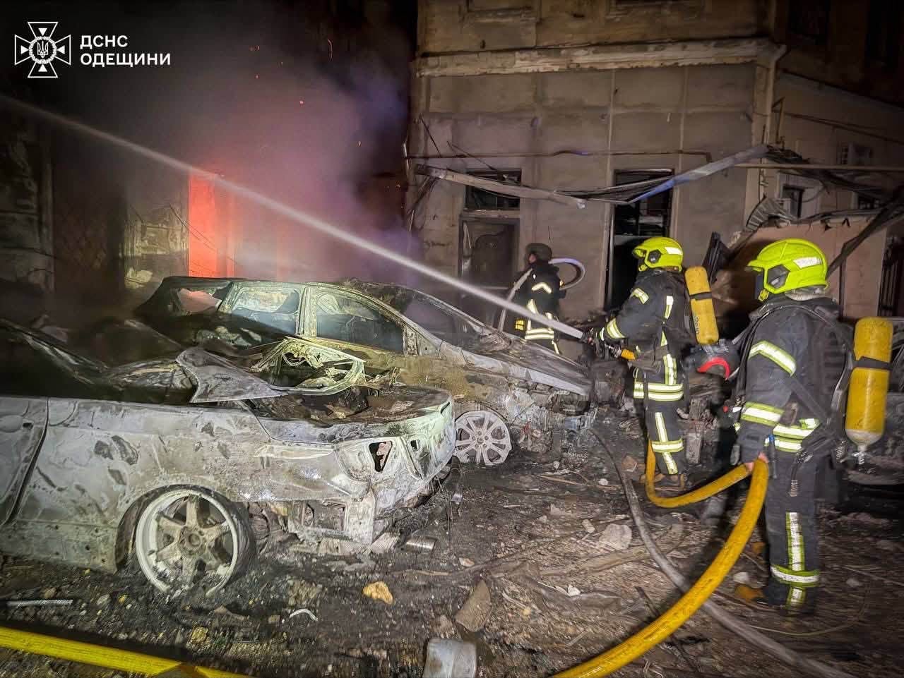 Внаслідок нічної комбінованої атаки по Одещині постраждало щонайменше 8 людей