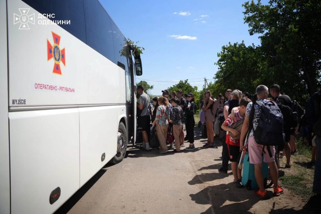 росіяни вдруге за день на Одещині атакували пасажирський потяг: постраждала дитина