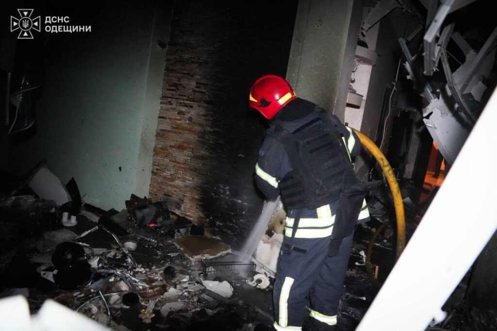 Декілька разів за ніч росіяни атакували Одесу: є пошкодження цивільної та енергетичної інфраструктури