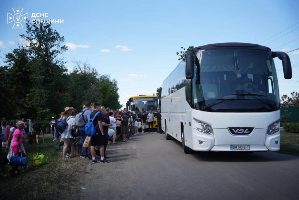 росіяни вдруге за день на Одещині атакували пасажирський потяг: постраждала дитина