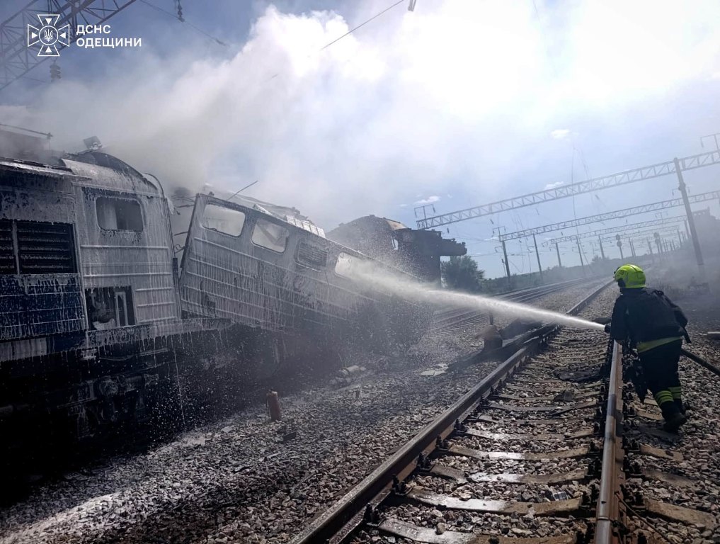 росіяни вдруге за день на Одещині атакували пасажирський потяг: постраждала дитина