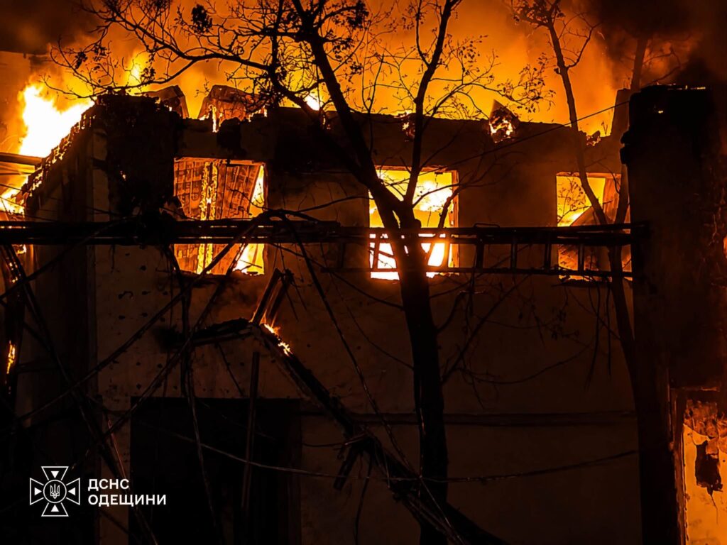 За минулу добу ворог двічі атакував Білгород-Дністровський район: постраждала взуттєва фабрика