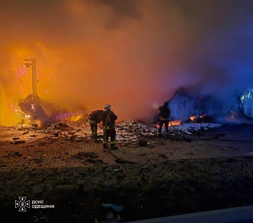 У результаті атаки на цивільну інфраструктуру півдня Одещини без світла залишилися майже 15 тисяч домівок
