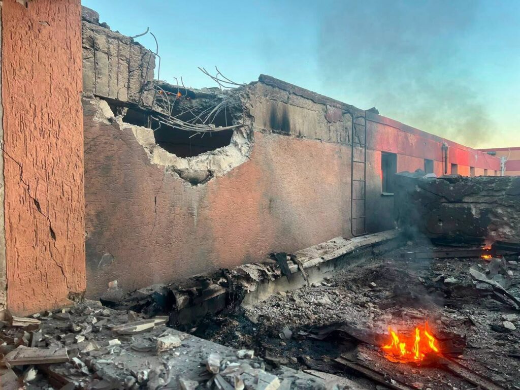 Одещина всю ніч під обстрілами: є травмована людина, пошкоджені вокзал та енергооб’єкти