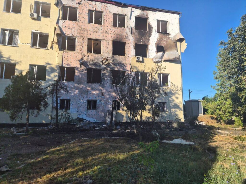 Одещина всю ніч під обстрілами: є травмована людина, пошкоджені вокзал та енергооб’єкти