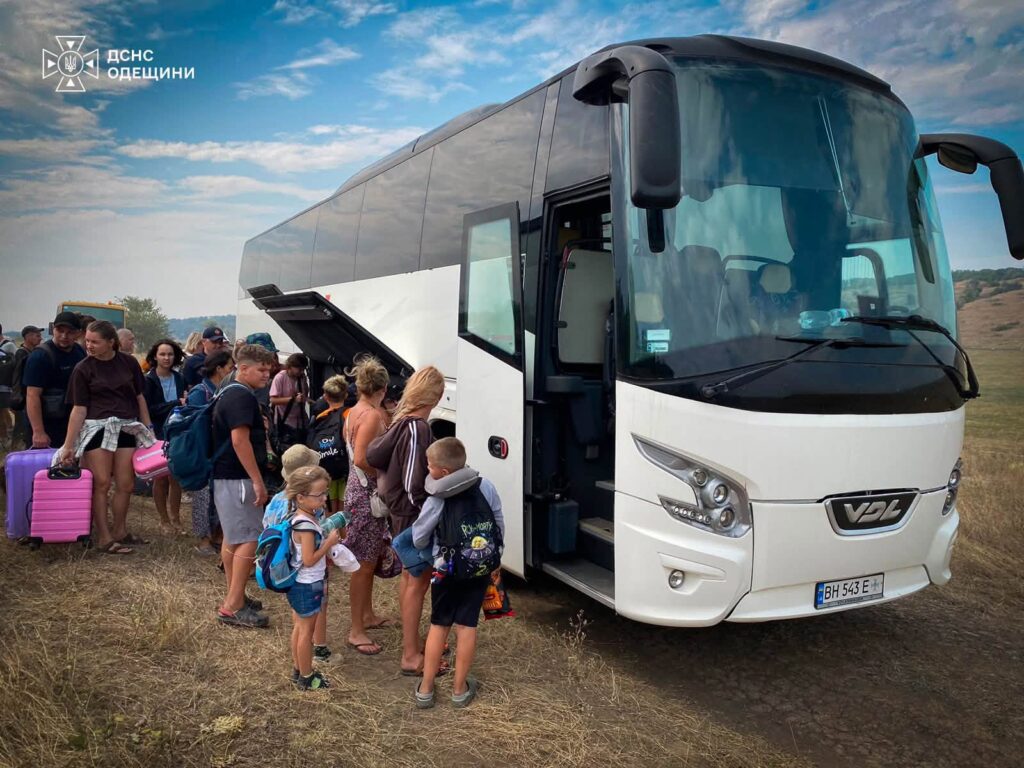 Ворог повторно атакував потяг на Одещині під час евакуації майже 600 пасажирів