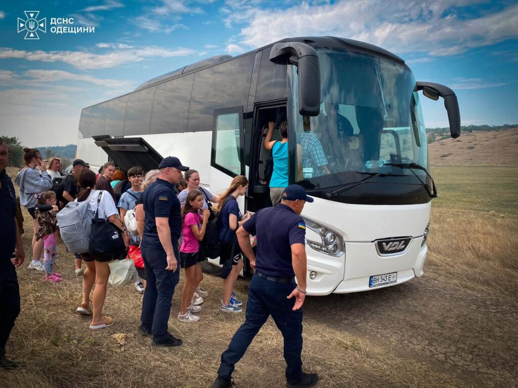 Ворог повторно атакував потяг на Одещині під час евакуації майже 600 пасажирів