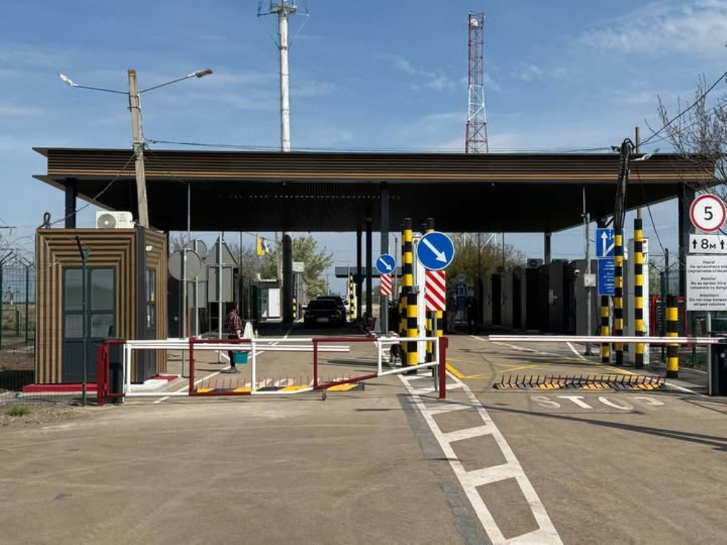Пункт пропуску “Виноградівка” на кордоні з Молдовою відновив роботу після російської атаки