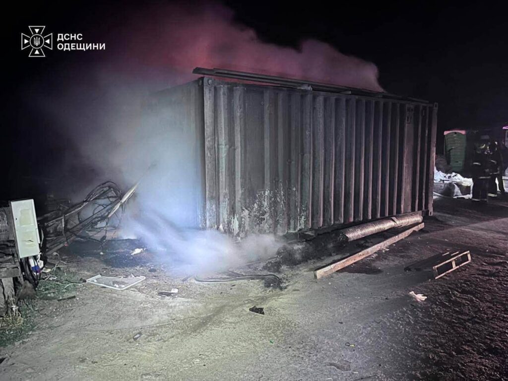 росіяни понад 7 годин били по Одещині ракетами та дронами: є руйнування