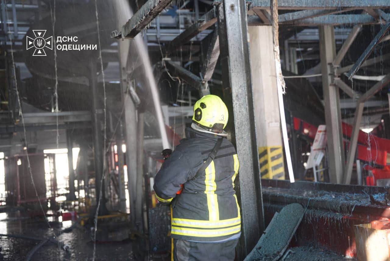 Ворог завдав удару по терміналу «Нової пошти» на Одещині