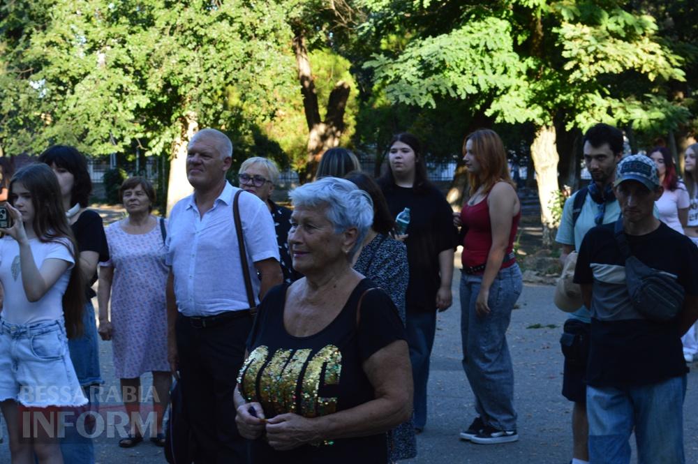 «Два кольори моєї волі»: Аккерман відзначив День Державного прапора просто неба з музикою та піснями