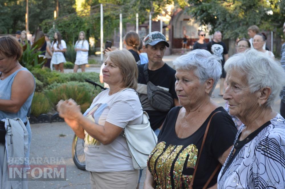 «Два кольори моєї волі»: Аккерман відзначив День Державного прапора просто неба з музикою та піснями