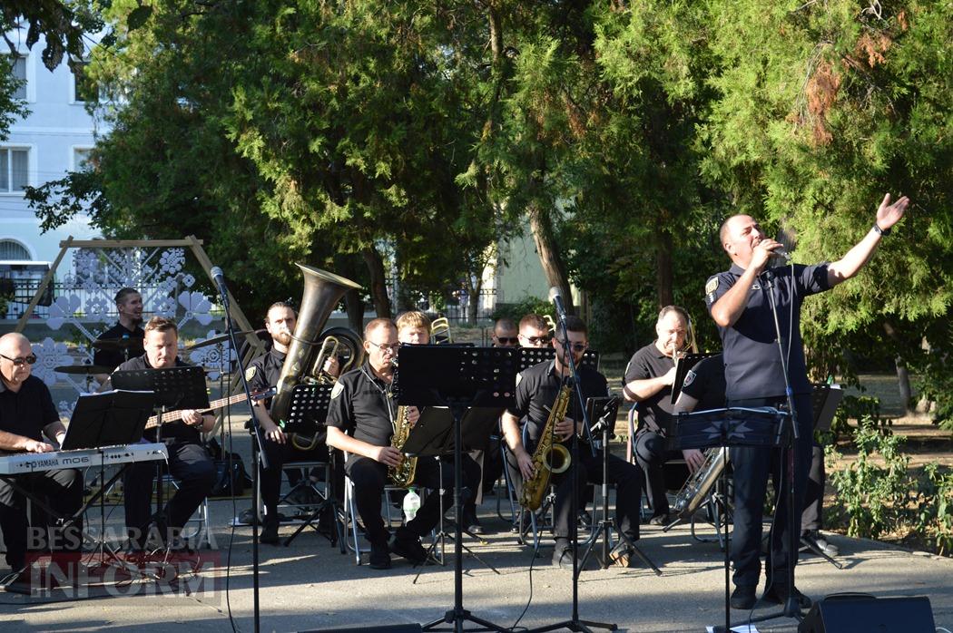 Живий джаз просто неба: оркестр поліції влаштував в Аккермані яскравий концерт до Дня Незалежності