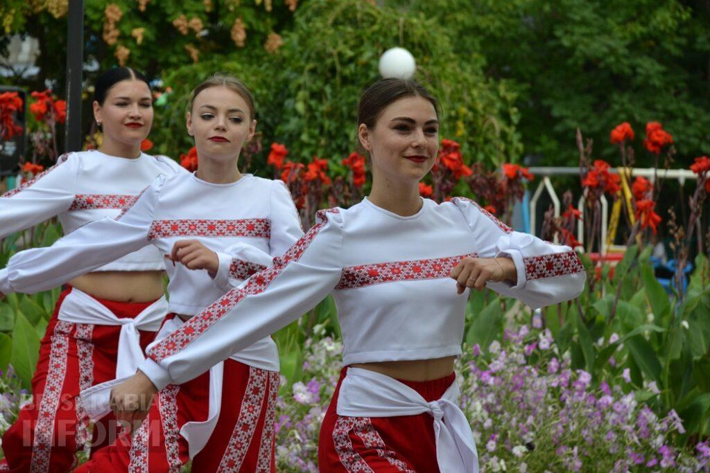 День молоді в Кілії відзначили розважальними заходами та нагородженням обдарованих випускників