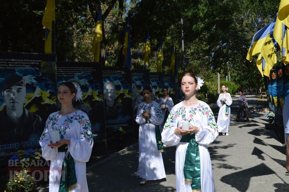 «Герої України: подвиги нескорених»: у Білгороді-Дністровському згадали тих, хто не повернувся з війни