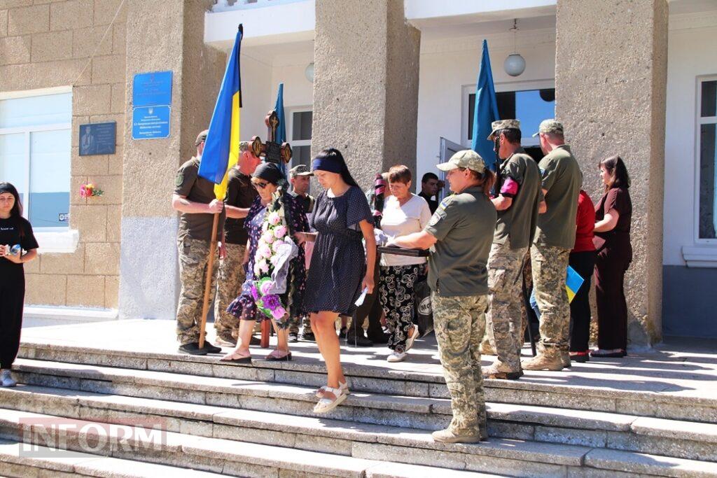 Йому назавжди залишилося 32: у Виноградівці Болградської громади провели в останню путь морпіха Михайла Кишлали