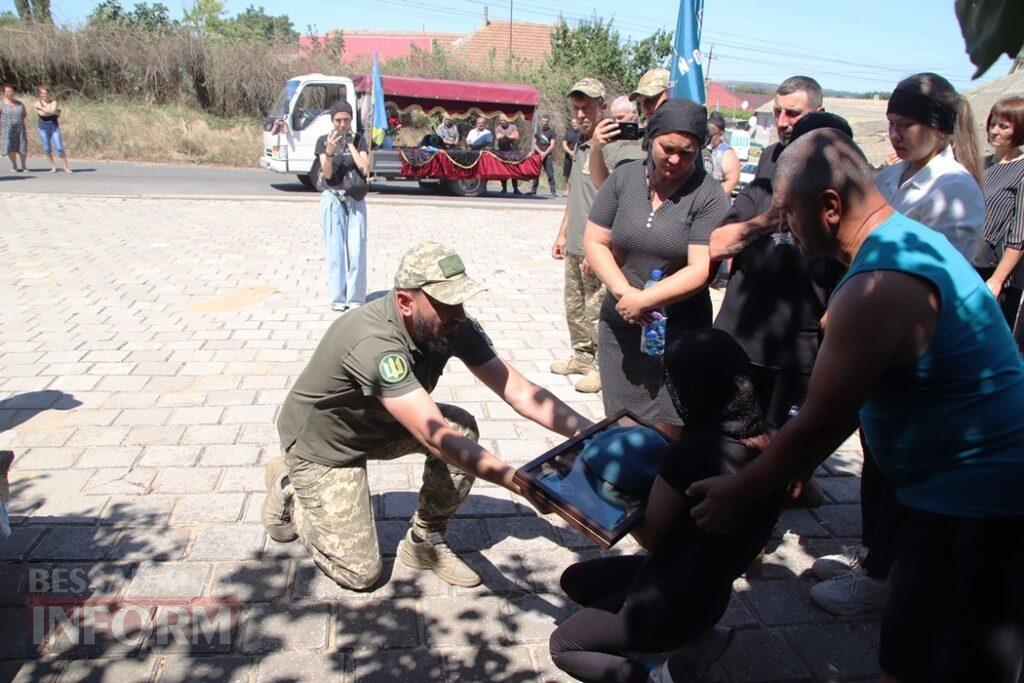 Йому назавжди залишилося 32: у Виноградівці Болградської громади провели в останню путь морпіха Михайла Кишлали