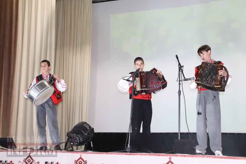 «Зоряний код» запалив сцену: молодь із громад Болградщини продемонстувала свої таланти