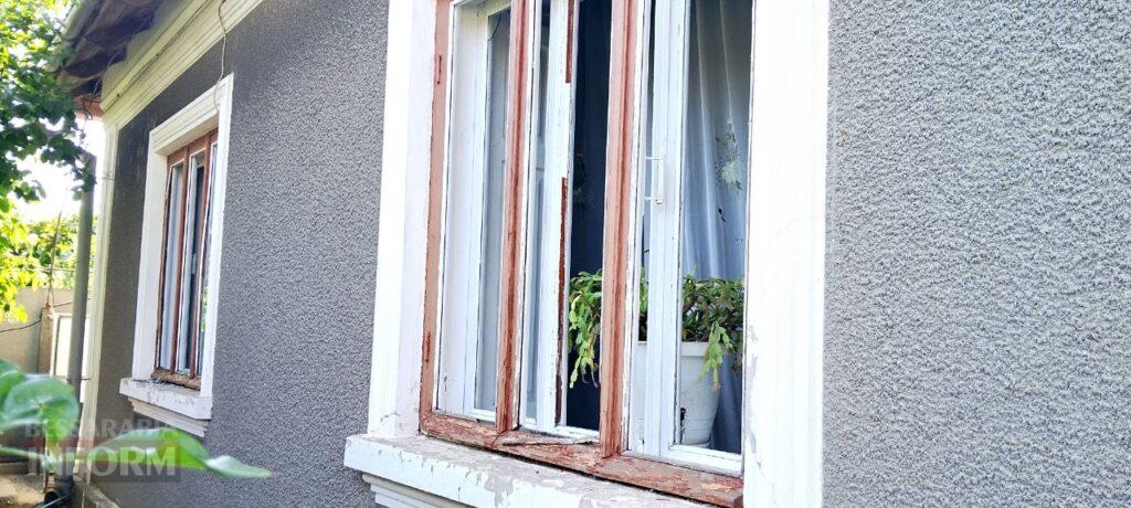 Сусід рятував родину через вікно: репортаж із місця удару “шахеда” у Білгороді-Дністровському
