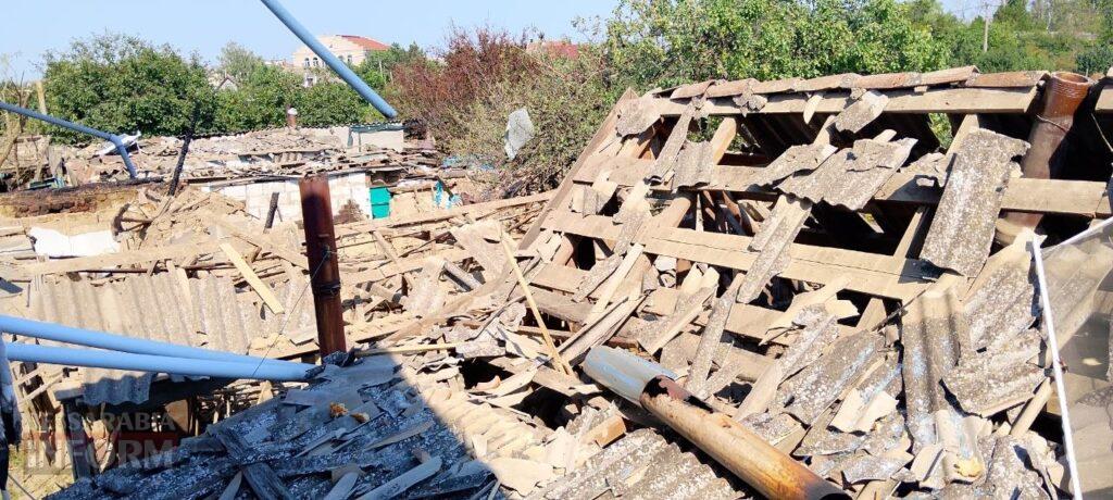 Сусід рятував родину через вікно: репортаж із місця удару “шахеда” у Білгороді-Дністровському