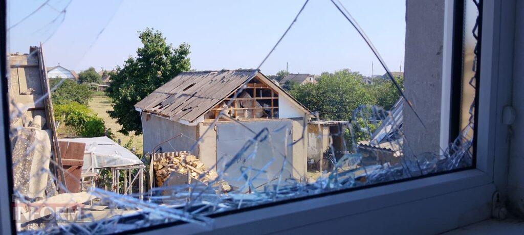 Сусід рятував родину через вікно: репортаж із місця удару “шахеда” у Білгороді-Дністровському