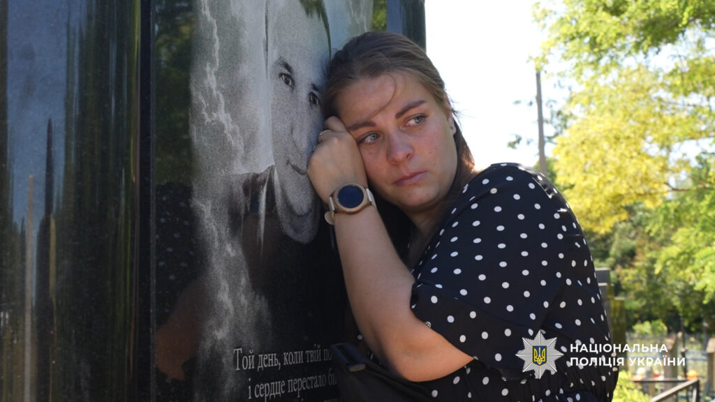 У Болградському районі відкрили меморіальну дошку на честь капітана поліції Сергія Магли, який загинув на сході України