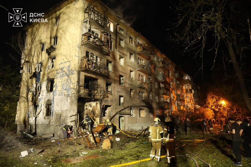Пекельна ніч у Києві: внаслідок балістичної атаки 9 людей загинули, ще понад 20 – поранені