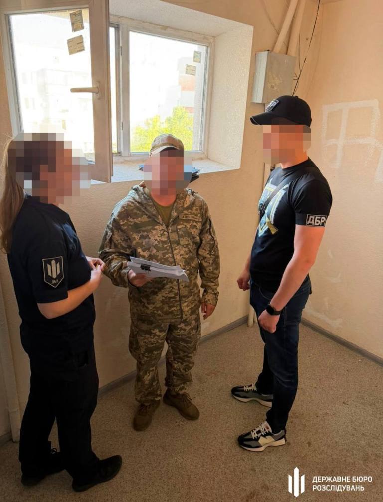 Ще чотирьох працівників РТЦК з Одещини підозрюють у побитті та катуванні чоловіків