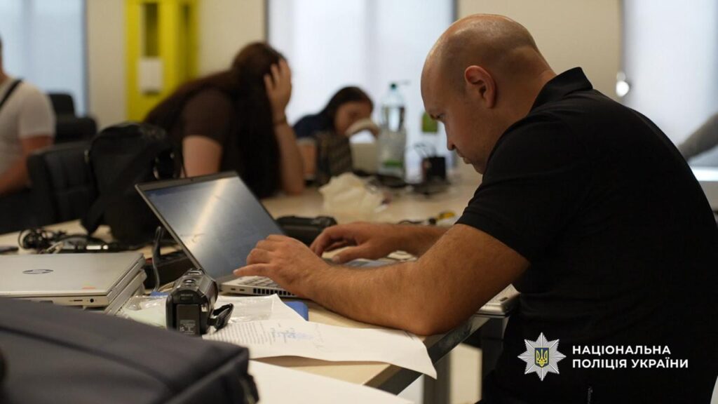 На Одещині ліквідували масштабну мережу шахрайських кол-центрів