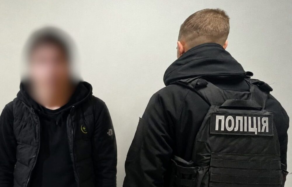 Відвіз неповнолітню до чужого будинку, зґвалтував і погрожував пістолетом: на Одещині судитимуть 25-річного чоловіка