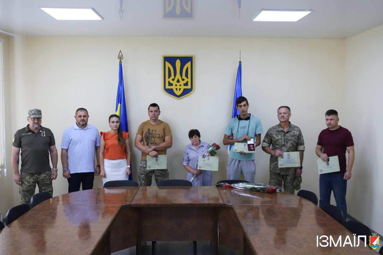 В Ізмаїлі державні нагороди вручили військовослужбовцям та родинам полеглого та зниклого безвісти захисників