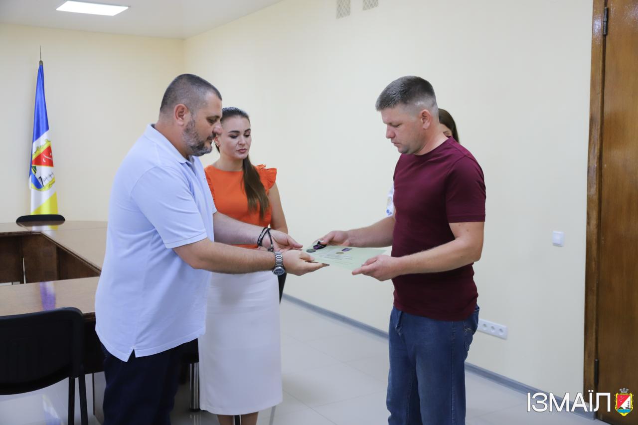 В Ізмаїлі державні нагороди вручили військовослужбовцям та родинам полеглого та зниклого безвісти захисників