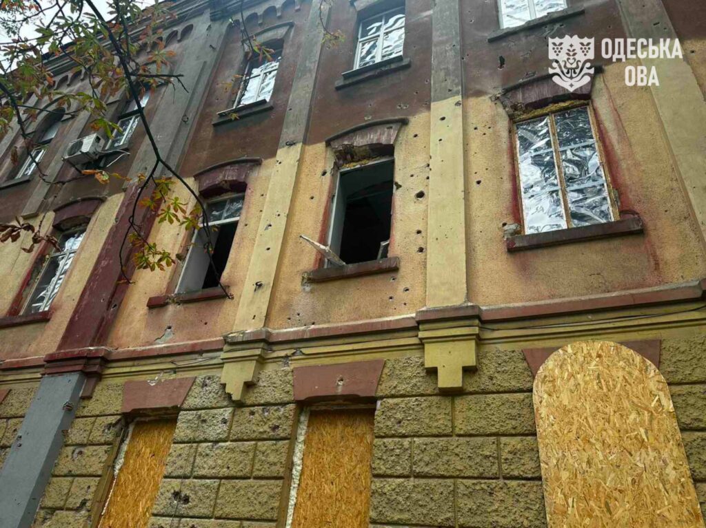 росіяни понад 7 годин били по Одещині ракетами та дронами: є руйнування