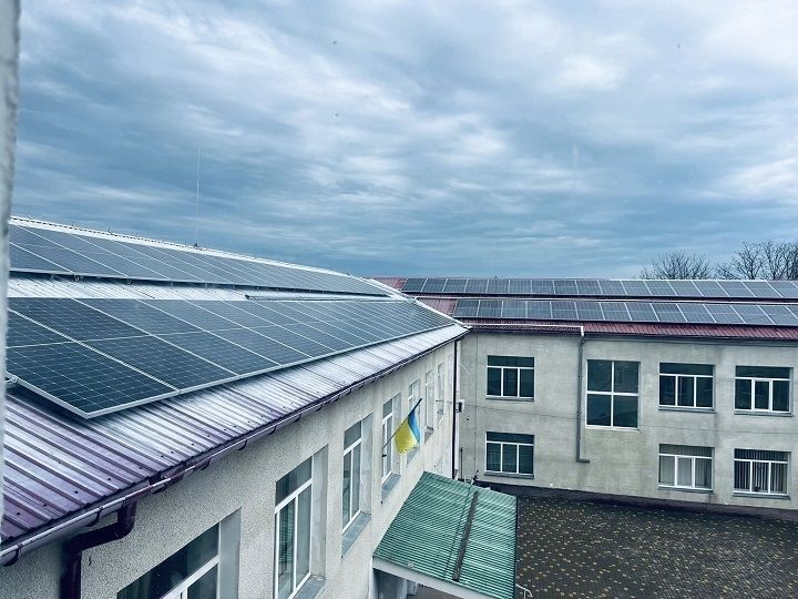 На Одещині кілька громад отримали з держбюджету кошти для енергетичної стійкості закладів освіти