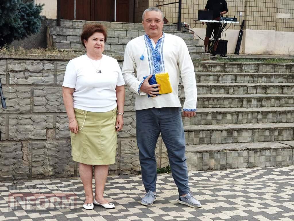 У Болграді урочисто підняли Державний Прапор України та вручили стяги місцевим установам
