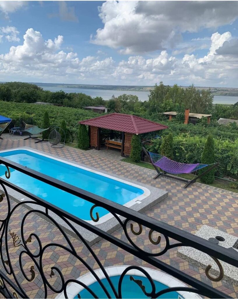 «В бізнесі головне — характер, а не гроші. Є характер — будуть і гроші», — історія постійного пошуку та ціна успіху підприємця з Болграда Анатолія Хрістєва