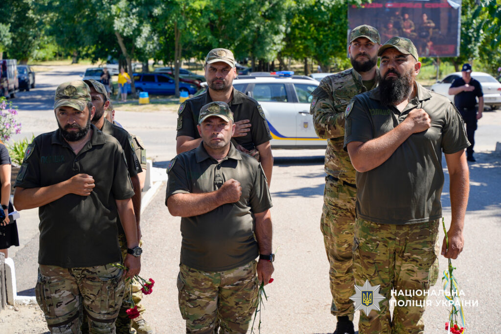 У Болградському районі відкрили меморіальну дошку на честь капітана поліції Сергія Магли, який загинув на сході України
