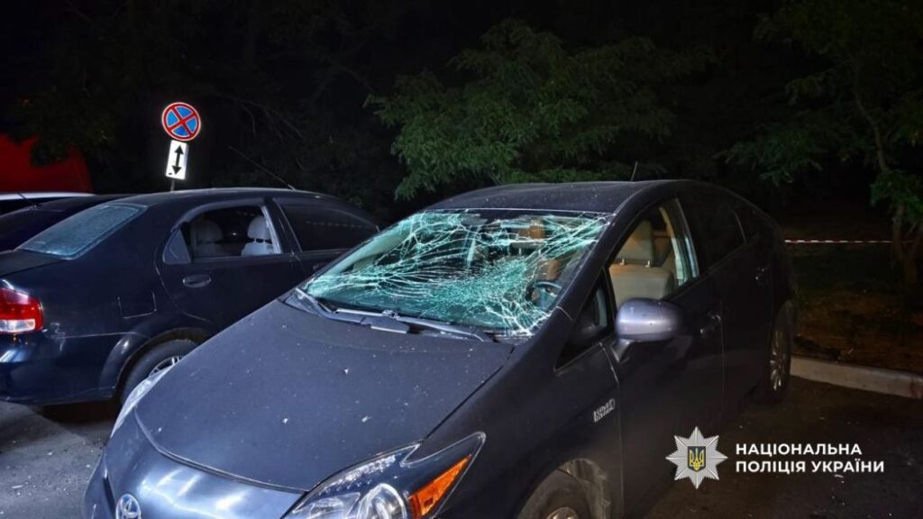 Вночі ворог атакував багатоквартирний будинок в Одесі: є поранені, серед них – діти