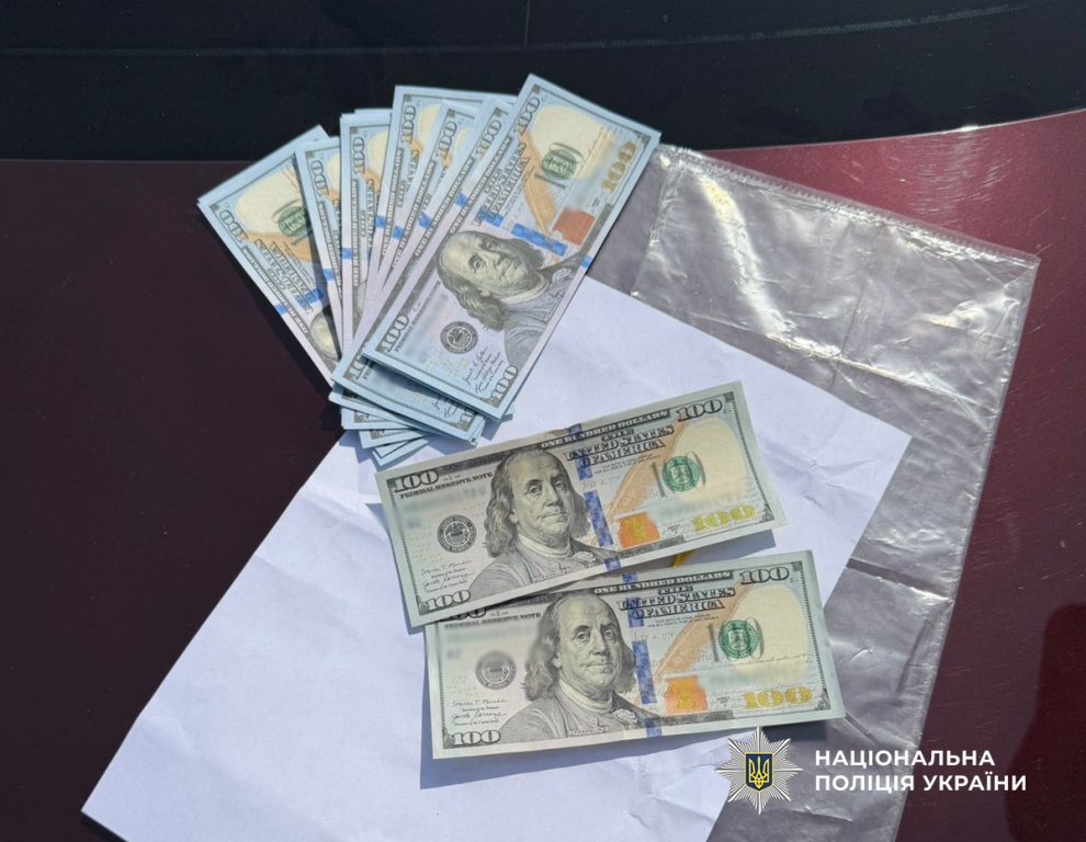 На Одещині заступника начальника та стрільця групи оповіщення РТЦК та СП підозрюють у збагаченні на ухилянтах