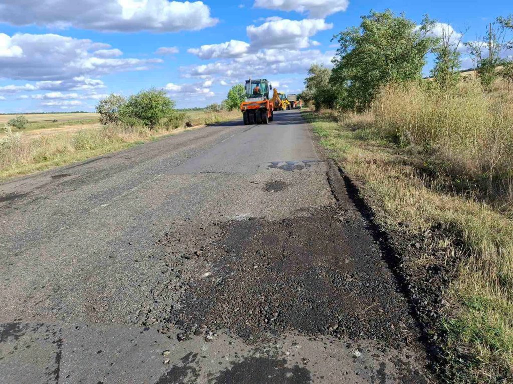 У Болградському районі ремонтують дорогу до кордону з Молдовою