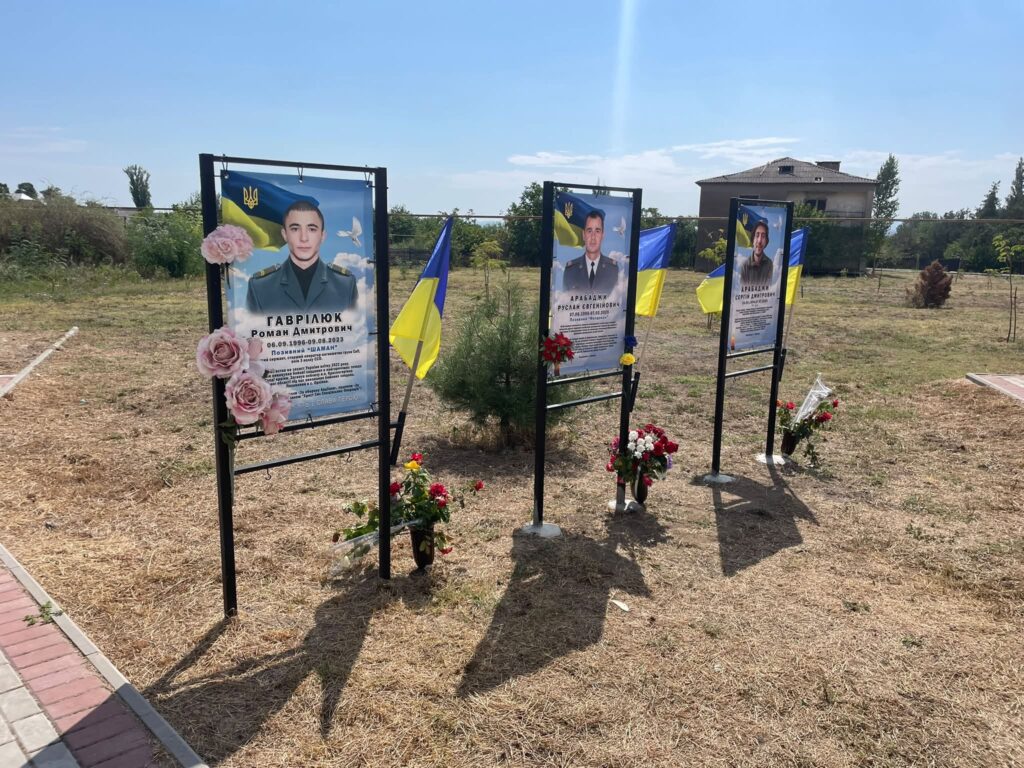 До Алеї Слави в Орлівці додали портери полеглих на війні Героїв