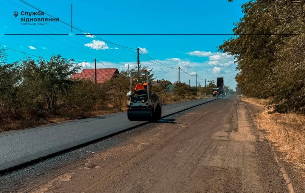 Водіїв закликають бути уважними: на дорозі Білгород-Дністровський – Монаші тривають ремонтні роботи