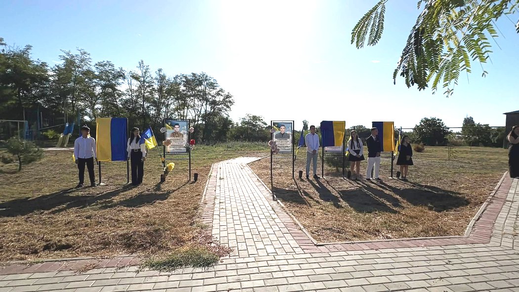 До Алеї Слави в Орлівці додали портери полеглих на війні Героїв