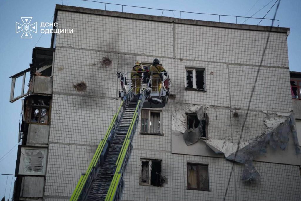 росіяни знову вдарили по житловому сектору Одещини: є загиблий і п’ятеро постраждалих