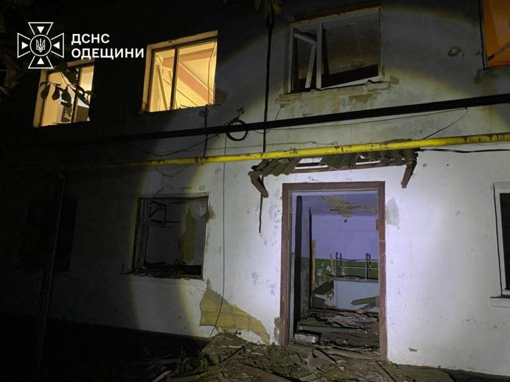 Одещина пережила чергову нічну атаку КАБами та дронами — постраждали троє людей, одну жінку госпіталізували