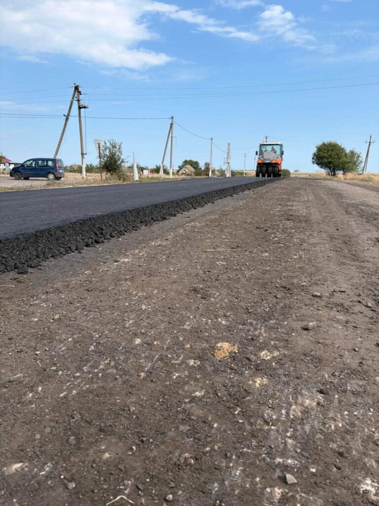 У Сергіївській громаді відновлюють дорогу біля села Миколаївка