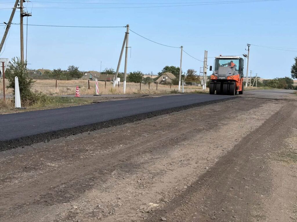 У Сергіївській громаді відновлюють дорогу біля села Миколаївка