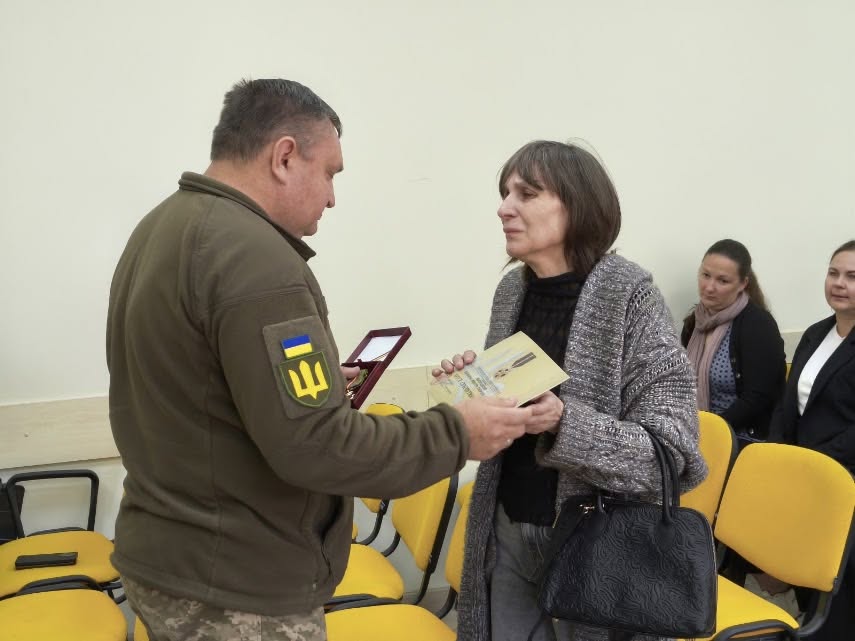 Двох Захисників із Татарбунарів посмертно відзначили Хрестами Сухопутних військ ЗСУ