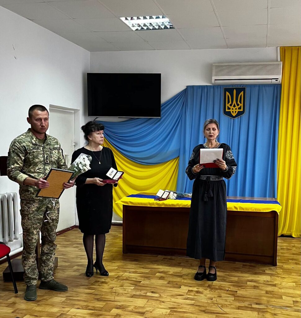 Двох захисників із Вилкового посмертно відзначили державними нагородами