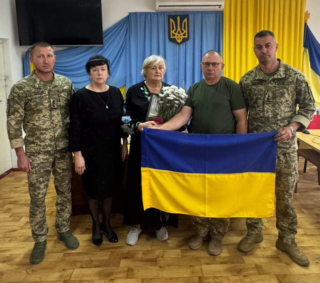 Двох захисників із Вилкового посмертно відзначили державними нагородами
